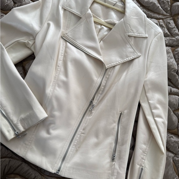 Jacket - Picture 7 of 7